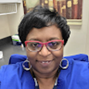 Meet your Posher, Regina